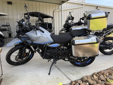 2025 Royal Enfield HIMALAYAN 450  in a SLATE POPPY BLUE exterior color. Iron Supply Powersports (281) 524-2455 ironsupply.com 