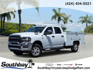 New 2026 RAM 3500 Tradesman Crew Cab Chassis 4x4 60' Ca