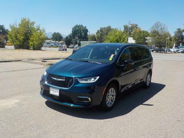 Used 2024 Chrysler Pacifica 