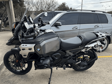 2025 BMW R1300GSA 