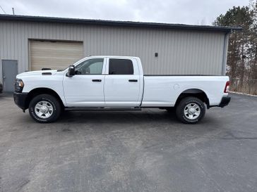 2024 RAM 2500 Tradesman Crew Cab 4x4 8' Box