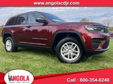 2025 Jeep Grand Cherokee Laredo X 4x4