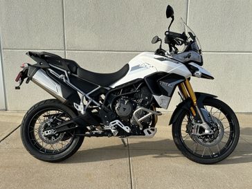 2023 Triumph TIGER 900 RALLY PRO in a PURE WHITE exterior color. Cross Country Powersports 732-491-2900 crosscountrypowersports.com 