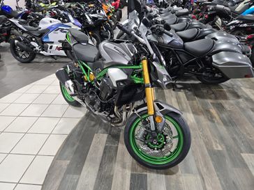 New 2025 Kawasaki Z900 SE ABS METALLIC MATTE GRAPHITE GRAY AND EBONY AND METALLIC GRAPHITE GRAY 