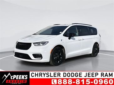 2025 Chrysler Pacifica Plug-in Hybrid S Appearance