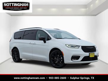 New 2026 Chrysler Pacifica Select