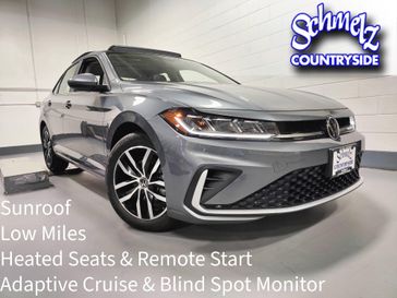 Used 2025 Volkswagen Jetta SE w/Sunroof
