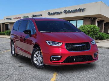 New 2026 Chrysler Pacifica Select