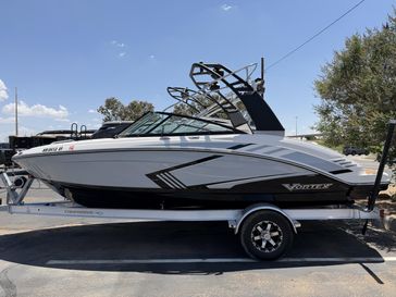 USED 2019 CHAPARRAL 203 VORTEX VRX 