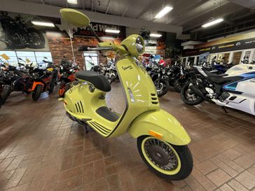 2023 Vespa 946 BUNNY 