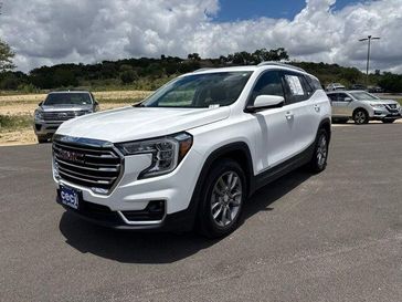 Used 2024 GMC Terrain SLT