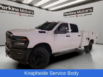 New 2026 RAM 2500 Tradesman Crew Cab 4x4 8' Box