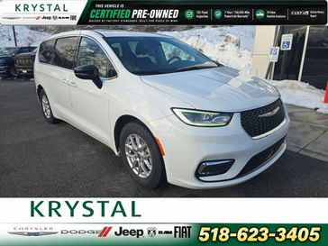 Used 2024 Chrysler Pacifica Touring L