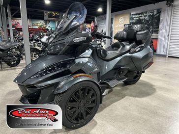 2018 Can-Am SPYDER RT-SE6  in a GREY exterior color. Del Amo Motorsports of Redondo Beach (424) 390-7811 delamomotorsports.com 