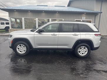 New 2025 Jeep Grand Cherokee Laredo 4x4