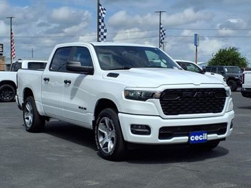2025 RAM 1500 Tradesman Crew Cab 4x4 5'7' Box