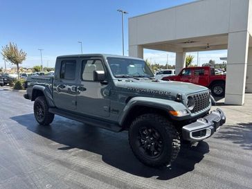 New 2025 Jeep Gladiator High Tide 4x4