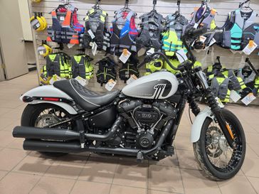 2021 HARLEY SOFTAIL STREET BOB 114