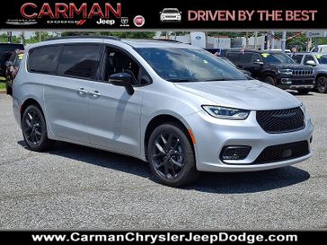 New 2026 Chrysler Pacifica Limited Awd