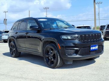 Used 2023 Jeep Grand Cherokee Altitude