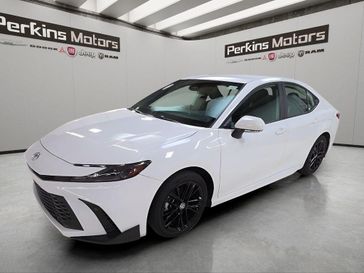 Used 2025 Toyota Camry SE