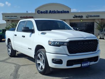 New 2026 RAM 1500 Express Crew Cab 4x2 5'7' Box