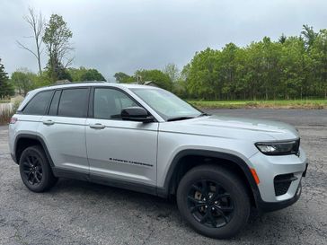 Used 2025 Jeep Grand Cherokee Altitude X