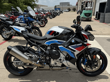 2025 BMW M 1000 R