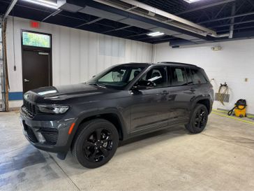 Used 2023 Jeep Grand Cherokee Altitude