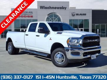 2024 RAM 3500 Tradesman Crew Cab 4x4 8' Box