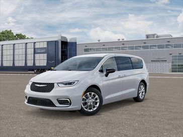 New 2026 Chrysler Pacifica Select Awd