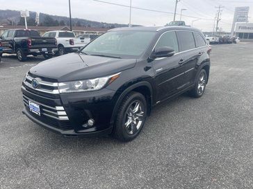 Used 2017 Toyota Highlander Hybrid Limited Platinum