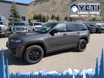 New 2026 Jeep Grand Cherokee Laredo Altitude 4x4