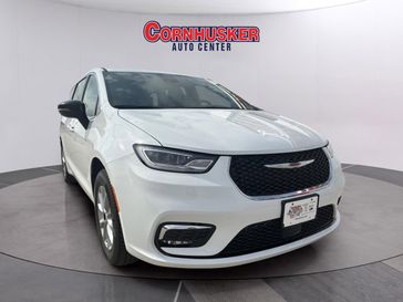 New 2026 Chrysler Pacifica Select