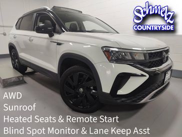 2024 Volkswagen Taos SE AWD w/Sunroof & Black Plus Pkg