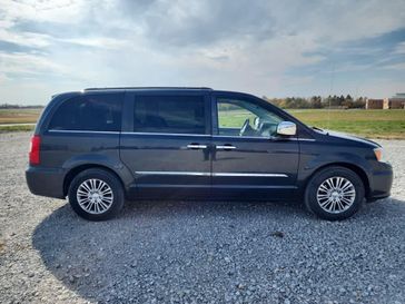 2014 Chrysler Town & Country Touring-L