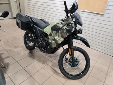 2025 Kawasaki KLR 650 ADVENTURE ABS CYPHER CAMO TAN AND METALLIC MATTE CARBON GRAY