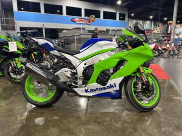 2024 Kawasaki ZX1002LRFBL-GN2  in a LIME GREEN/PEARL CRYSTAL WHITE/BLUE exterior color. Del Amo Motorsports of Redondo Beach (424) 304-1660 delamomotorsports.com 