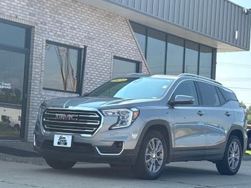 Used 2024 GMC Terrain SLT