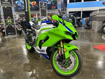 2024 Kawasaki ZX1002LRFBL-GN2  in a LIME GREEN/PEARL CRYSTAL WHITE/BLUE exterior color. Del Amo Motorsports of South Bay (619) 547-1937 delamomotorsports.com 