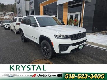 New 2026 Jeep Grand Cherokee Laredo Altitude 4x4