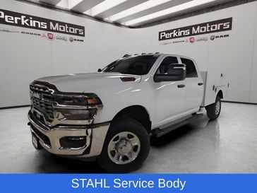 New 2026 RAM 2500 Tradesman Crew Cab 4x4 8' Box