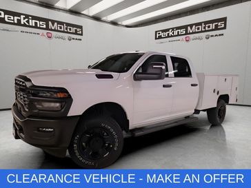 New 2026 RAM 2500 Tradesman Crew Cab 4x4 8' Box