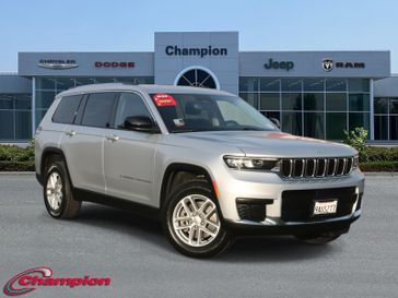 2022 Jeep Grand Cherokee L Laredo