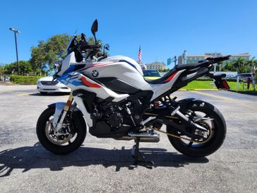 LIGHT WHITE/M MOTRO