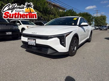 New 2025 Kia K4 LXS