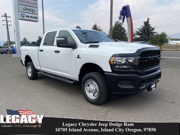 2024 RAM 2500 Tradesman Crew Cab 4x4 6'4' Box