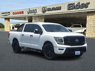 2023 Nissan Titan SV