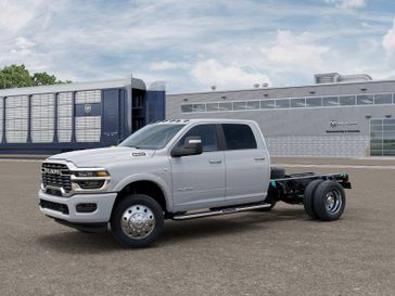 New 2026 RAM 5500 Big Horn Chassis Crew Cab 4x4 60' Ca