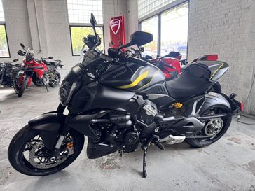 New 2026 Ducati Diavel V4 
